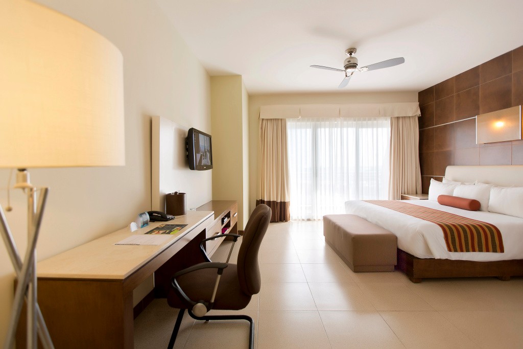 Krystal Urban Cancun & Beach Club