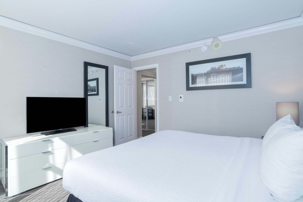 Sandman Signature Vancouver Downtown Hotel