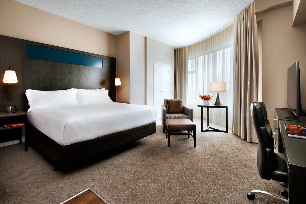 One King West Hotel & Residence