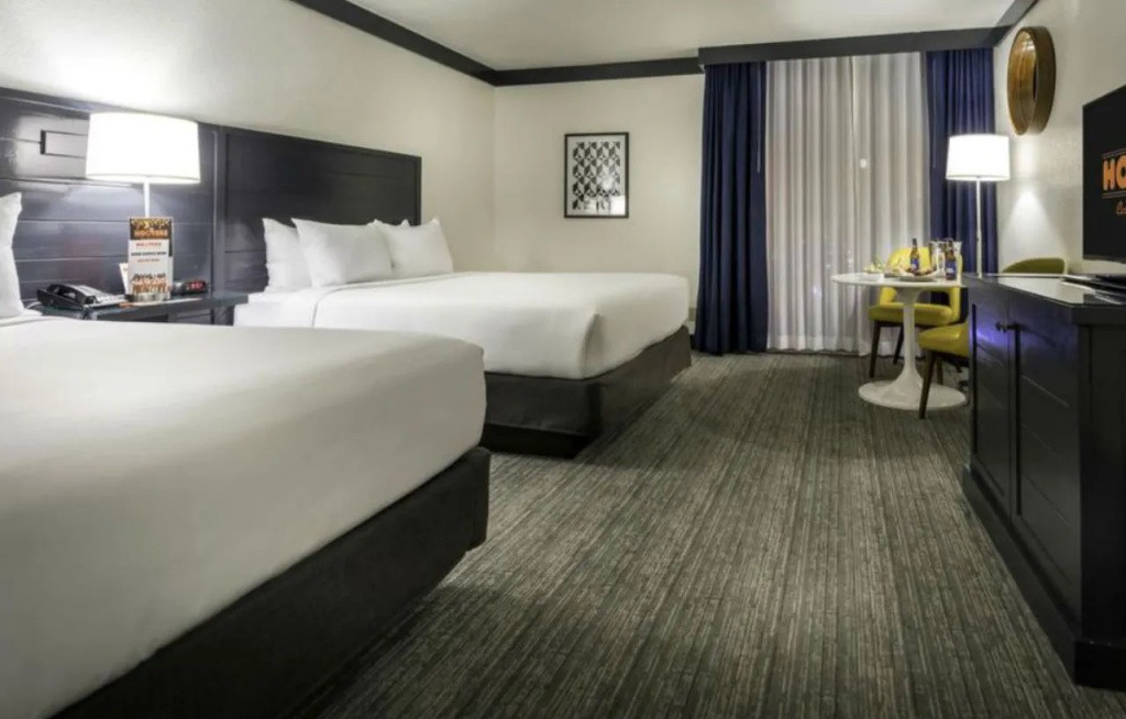 OYO Hotel & Casino (formerly Hooters Casino Hotel)