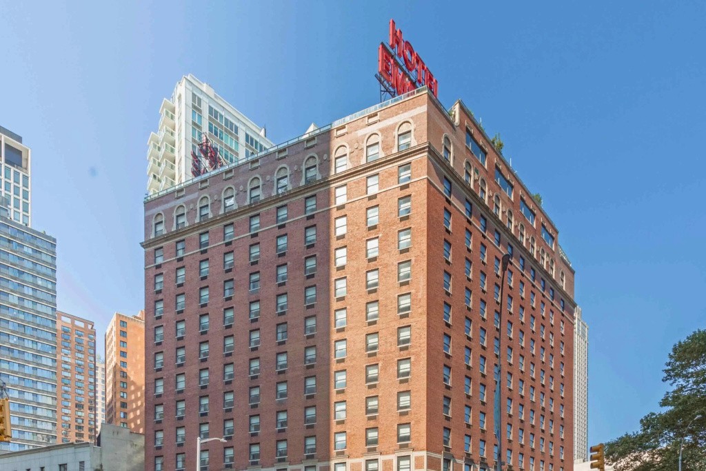 Empire Hotel