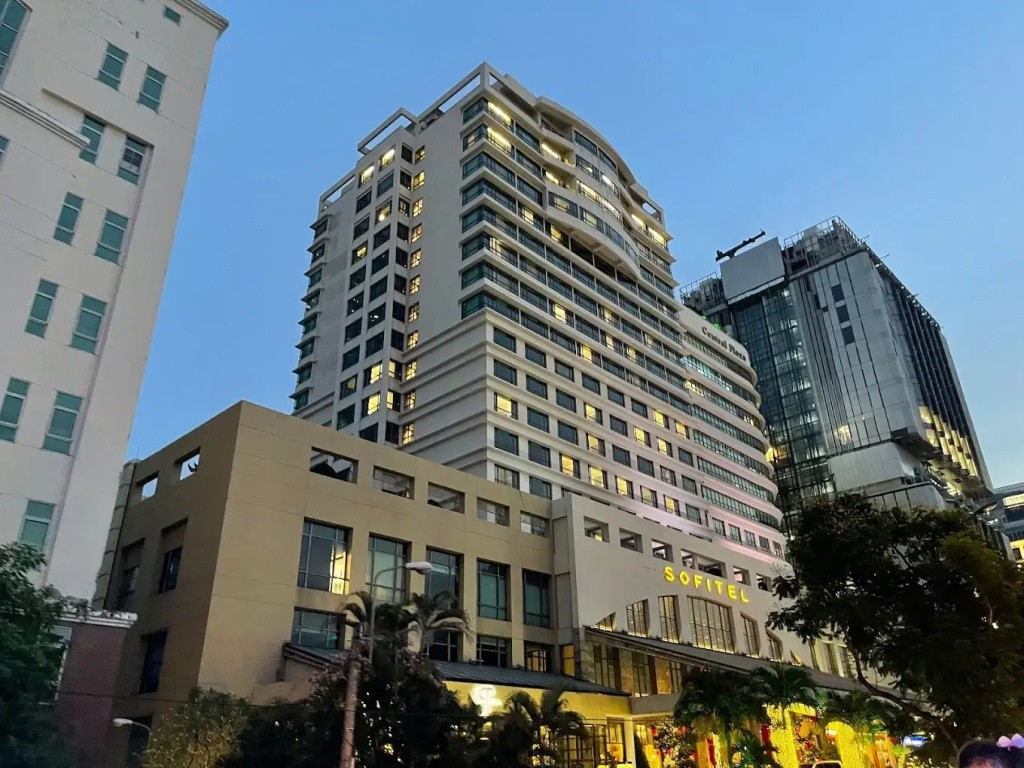 Sofitel Saigon Plaza Hotel