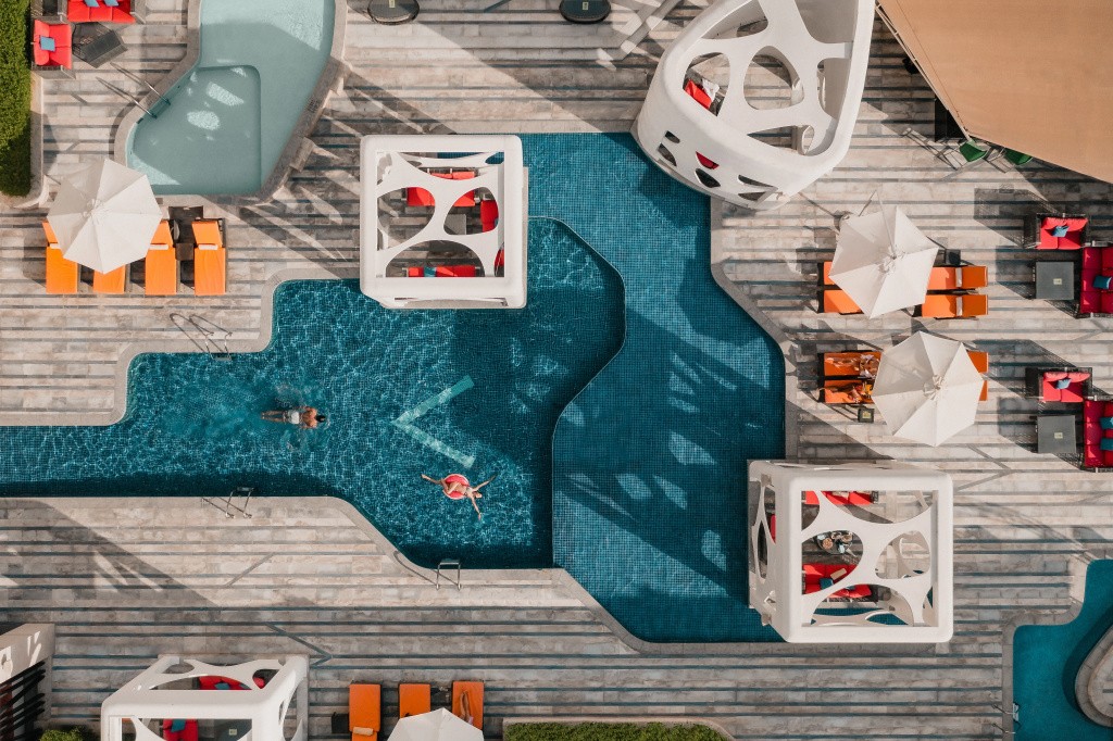 V Hotel Dubai Curio Collection by Hilton Hotel