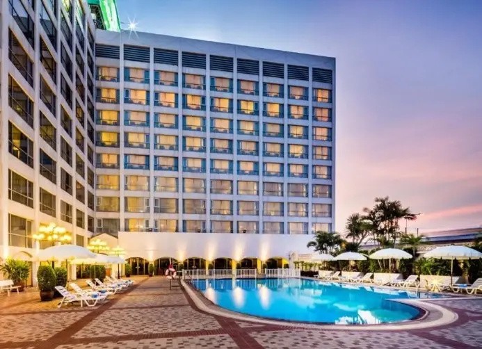 Bangkok Palace Hotel