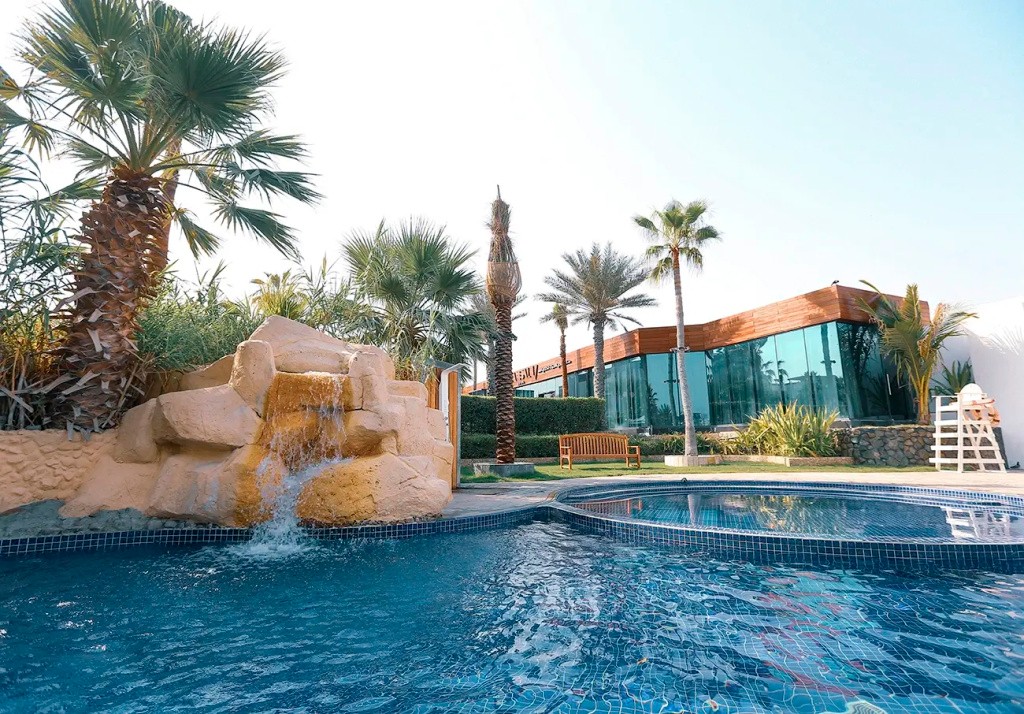 Dubai Marine Beach Resort & Spa Hotel