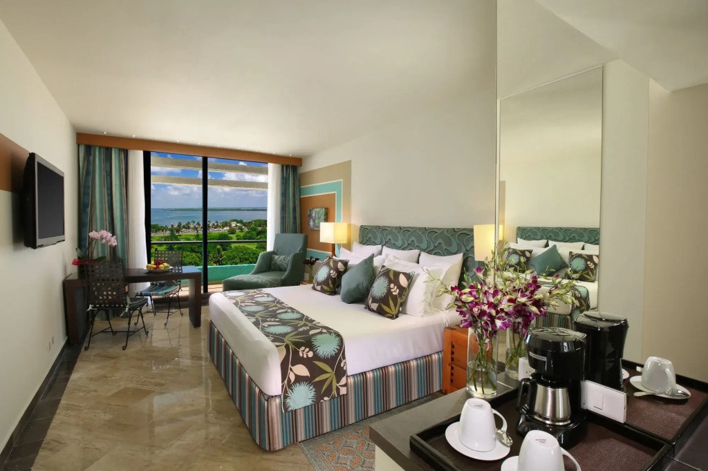 The Pyramid Cancun By Oasis - All Inclusive