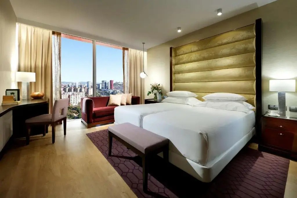 Hyatt Regency Barcelona Tower