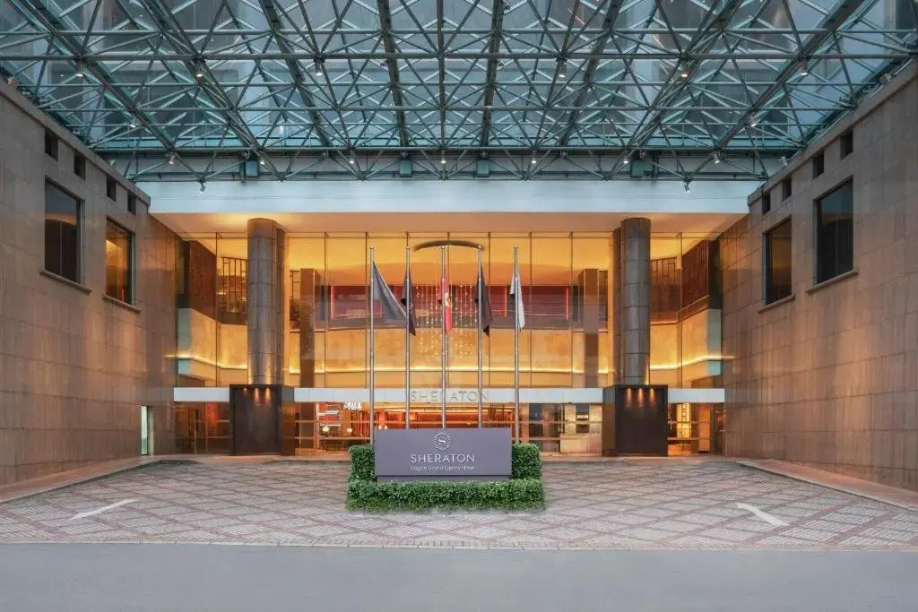 Sheraton Saigon Grand Opera Hotel
