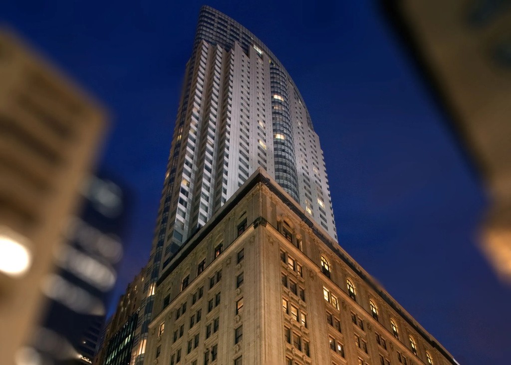 One King West Hotel & Residence